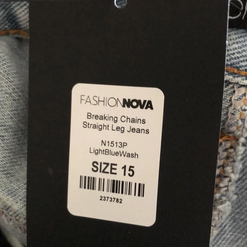 FashionNova Breaking Chains Straight Leg Jeans - Picture 13 of 13